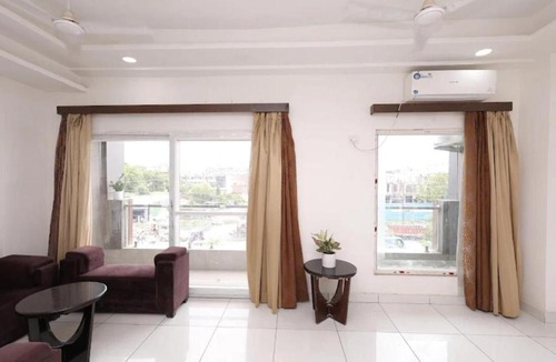 Greater Noida Hotel | Opal Crown