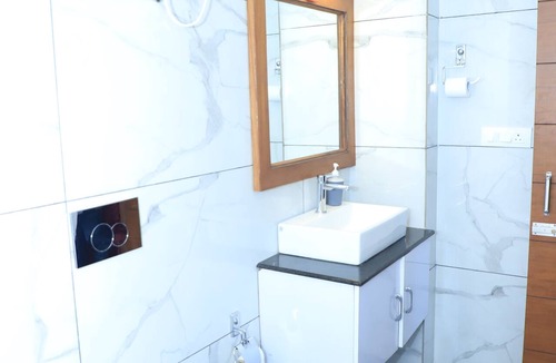 The Mall Road Hotel | Opal Villas
