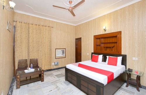 Kishangarh Hotel | OYO 14030 Cheema Holiday Homes