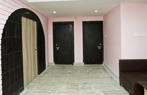 Chinar Park Hotel | OYO 22566 Red Velvet Inn