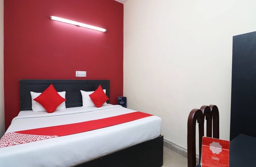 Sector 62 Hotel | OYO 26782 Mehak Palace