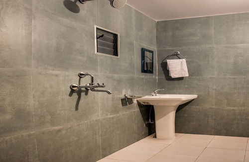 Patna Hotel | OYO 29179 The Biztel