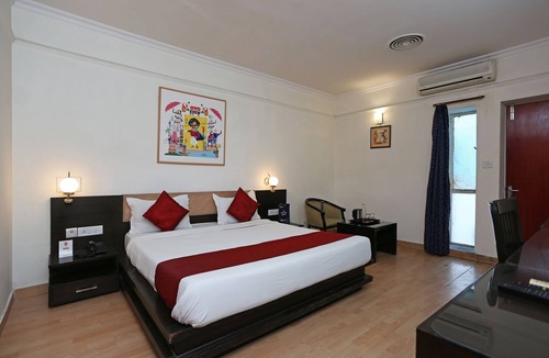 Connaught Place Hotel | OYO 551 Hotel York