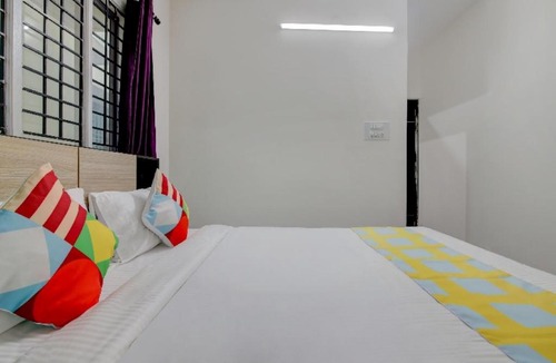 Begur Hotel | OYO 81272 Avion Inn