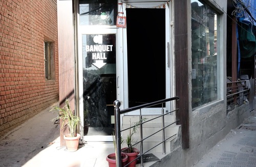 Sector 45 Hotel | OYO 8664 Hotel 1st Choice