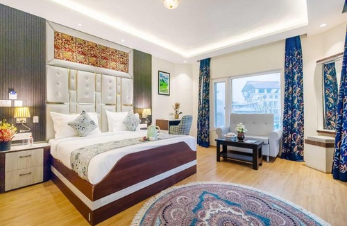 Brein Hotel | Palette Hotel Cecil by CheckIn, Srinagar