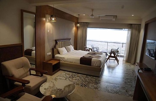 Mangalore Resort | Palm Breeze Beach Resort