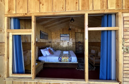 Man Hotel | Pangong Pearl