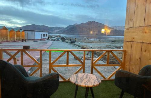 Man Other | Pangong Pearl