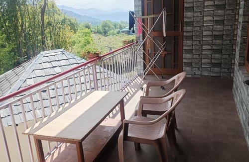 Gunehr House | Para Valley Home Stay