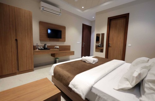 Moradabad Hotel | Pari Ac Restaurant & Hotel
