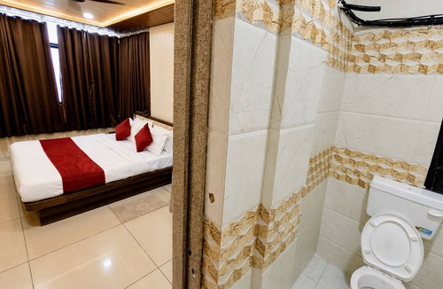 Rau Hotel | Parth Paradise Hotel