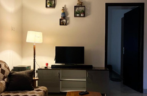 Kalapettai Apartment | Payaringal House Botanical Garden White Town Promenade Beach