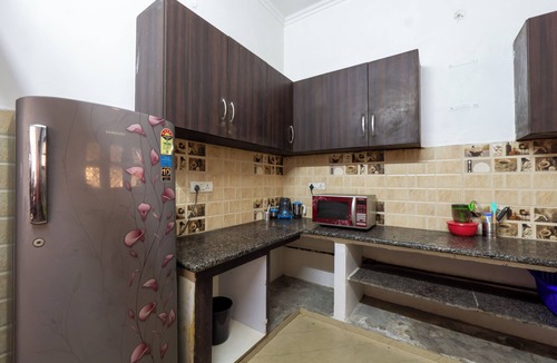 Bullawala House | Peaceful 3-bedroomand kitchen building with AC in charming Dehradun