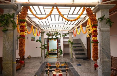 Hoskote House | Peaceful Farmhouse Retreat Near the City