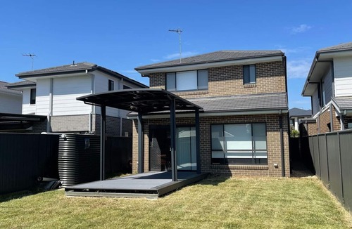 Austral House | Peaceful Stay in Austral Perfect for Groups