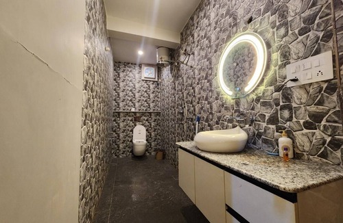 Tehri Hotel | Perrys Cottage