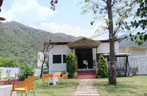Bullawala Hotel | Petals Cafe & Resort