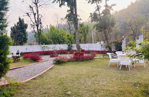 Bullawala Hotel | Petals Cafe & Resort
