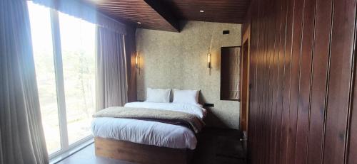 Srinagar House | Pine Breeze Luxe