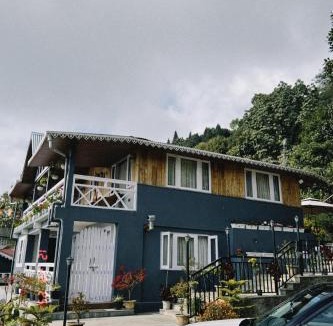 Kurseong Villa | Pine Forest Retreat