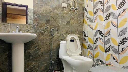 Kaluk Hotel | Pine Village Retreat