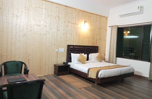 Dharampur Hotel | Pineland Chalets And Resort