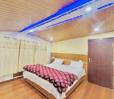 Shimla Apartment | Pinewood View Homestay