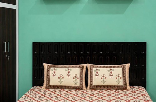Sindhi Camp Apartment | Pink City Stay Near Metro Station, Railway Station and Old City