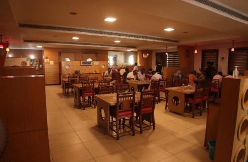 Tiruchirappalli Hotel | PLA RESIDENCY Trichy near Rockfort Temple
