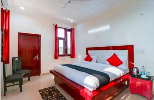 Greater Noida Hotel | PLAY EXPO STAY ANSAL GOLF LINK 1 - couple friendly
