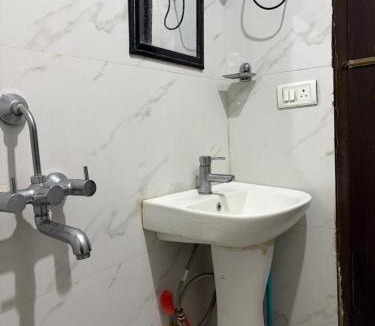 Greater Noida Hotel | PLAY HOTEL BLU MOON couple friendly