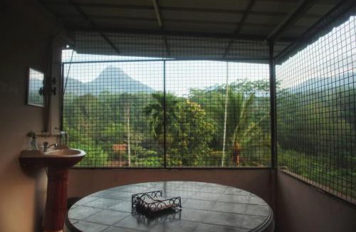 Ponmundi House | PONMUDI DALE. HOMESTAY
