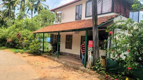 Ponmundi House | PONMUDI DALE. HOMESTAY