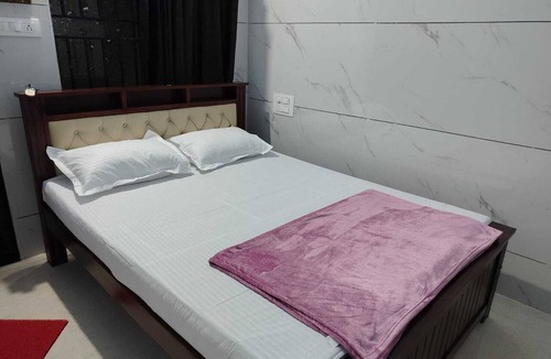 Murudeshwara Hotel | Pranav Deluxe Stay