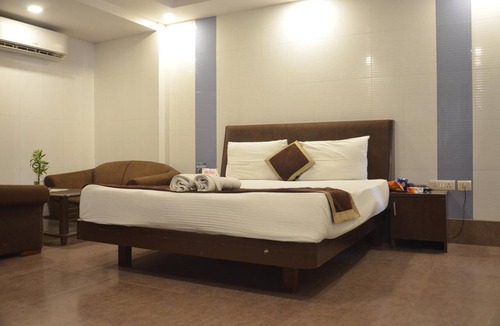 Jangpura Hotel | Preet Palace