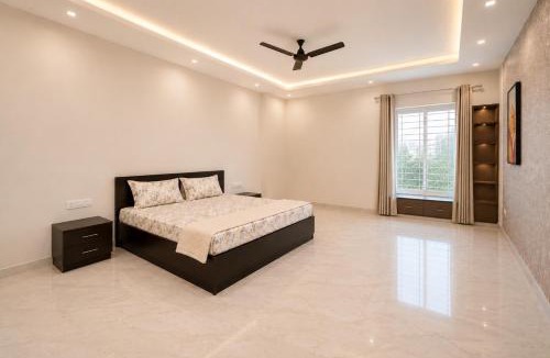 Tirupati Apartment | Premium and Luxurious 4BHK Duplex Villa for upto 40 people with Kitchen bathtub in Tirupati near railway staion and close to Temples