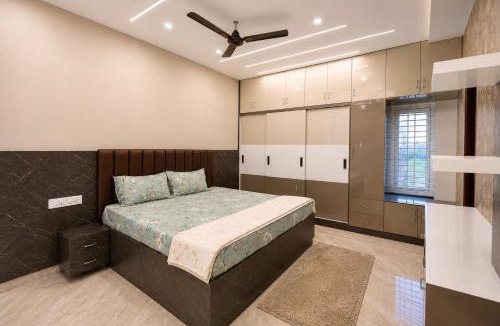 Tirupati Apartment | Premium and Luxurious 4BHK Duplex Villa for upto 40 people with Kitchen bathtub in Tirupati near railway staion and close to Temples