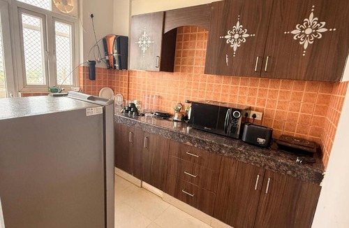 Taj Ganj Apartment | Premium Aura Stays A Peaceful 3BHK Family Retreat