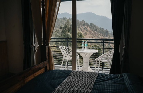Nainital Hotel | PREMIUM HOTEL BLUE P-I-N-E PALACE