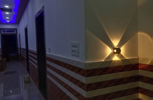 Govardhan Villa | Priya Dham