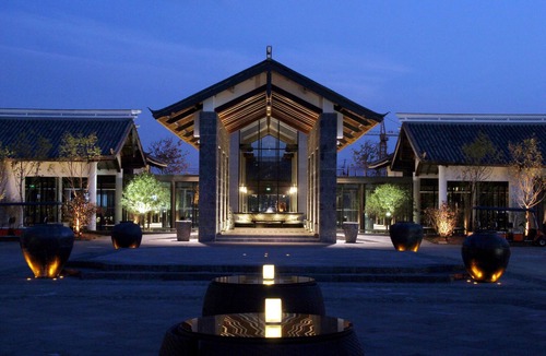 Shuhe Old Town Resort | Pullman Lijiang Resort and Spa