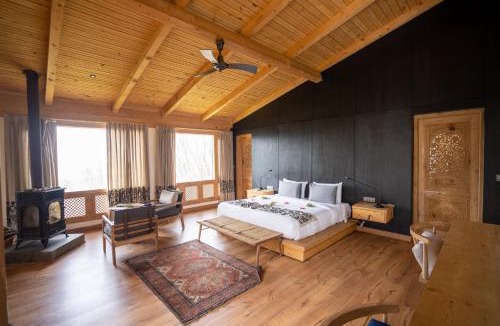 Nishat-Shalimar Resort | Qayaam Gah