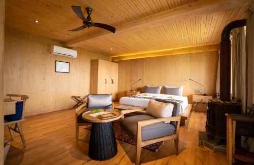 Nishat-Shalimar Resort | Qayaam Gah