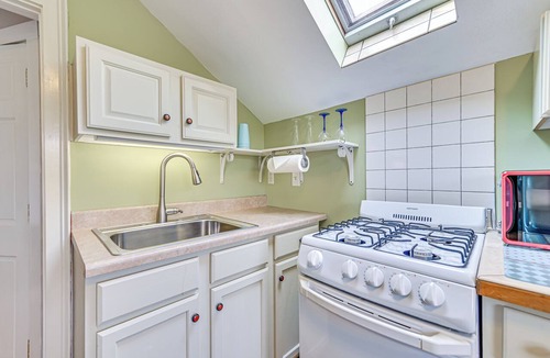 Cherry Valley Apartment | Quaint & Charming Cherry Valley Escape!