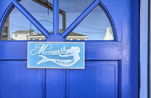 Hampton Villa | Quaint Hampton Villa - Walk to Beach and Dining