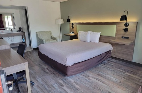 Perry Hotel | Quality Inn Perry