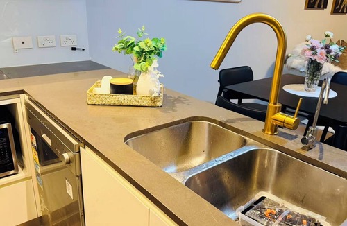 Greenwich Apartment | Quiet Greenwich Retreat | Near RNS Hospital & TAFE