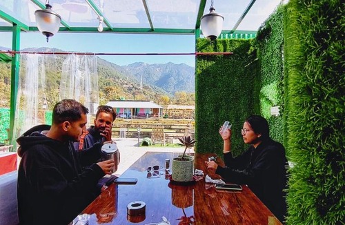 Suja Hotel | Raahi Stay, Landing site Bir - Stay & Cafe