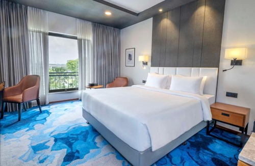 Dhaka Hotel | Radisson Blu Dhaka Water Garden